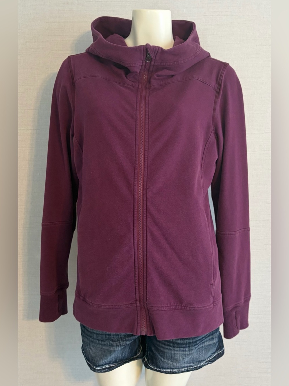 Size 8 women’s lululemon full zip hoodie